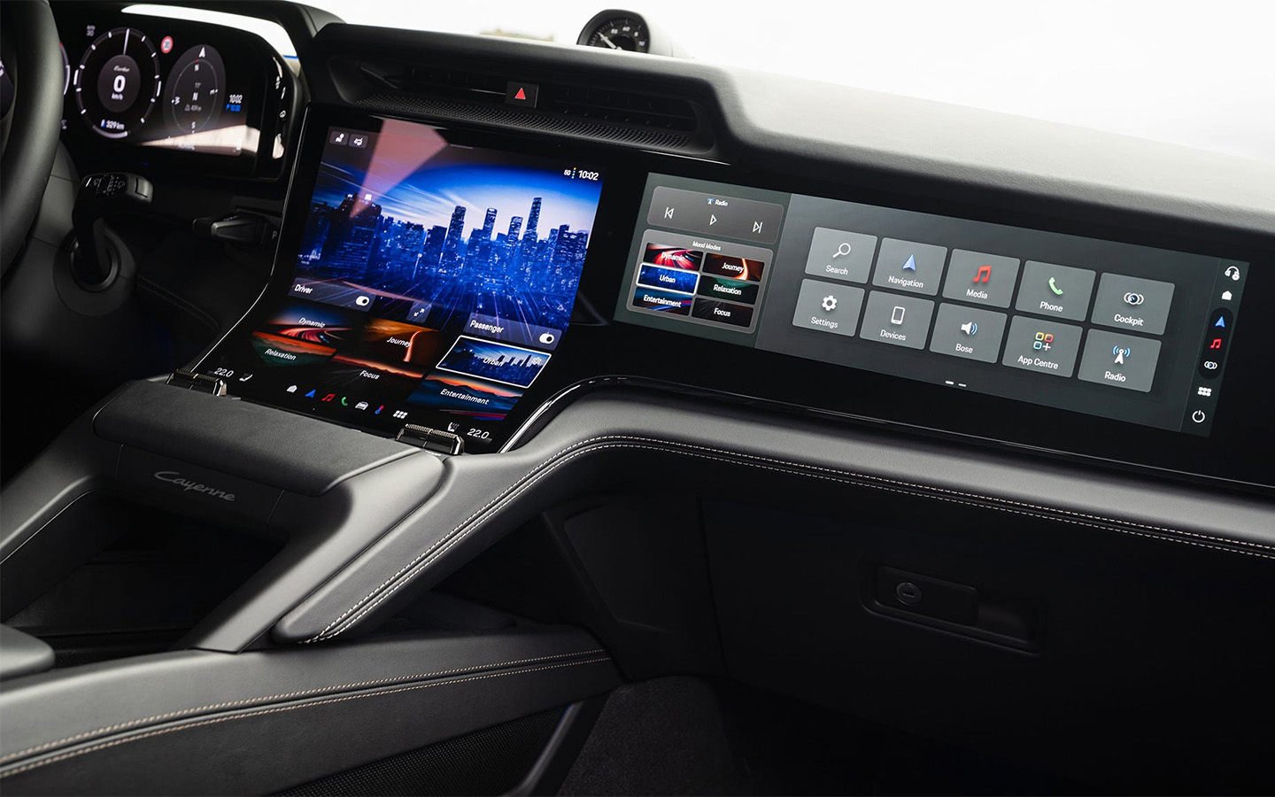 Экраны в новом Porsche Cayenne Electric яркие и контрастные. На них точно не экономили