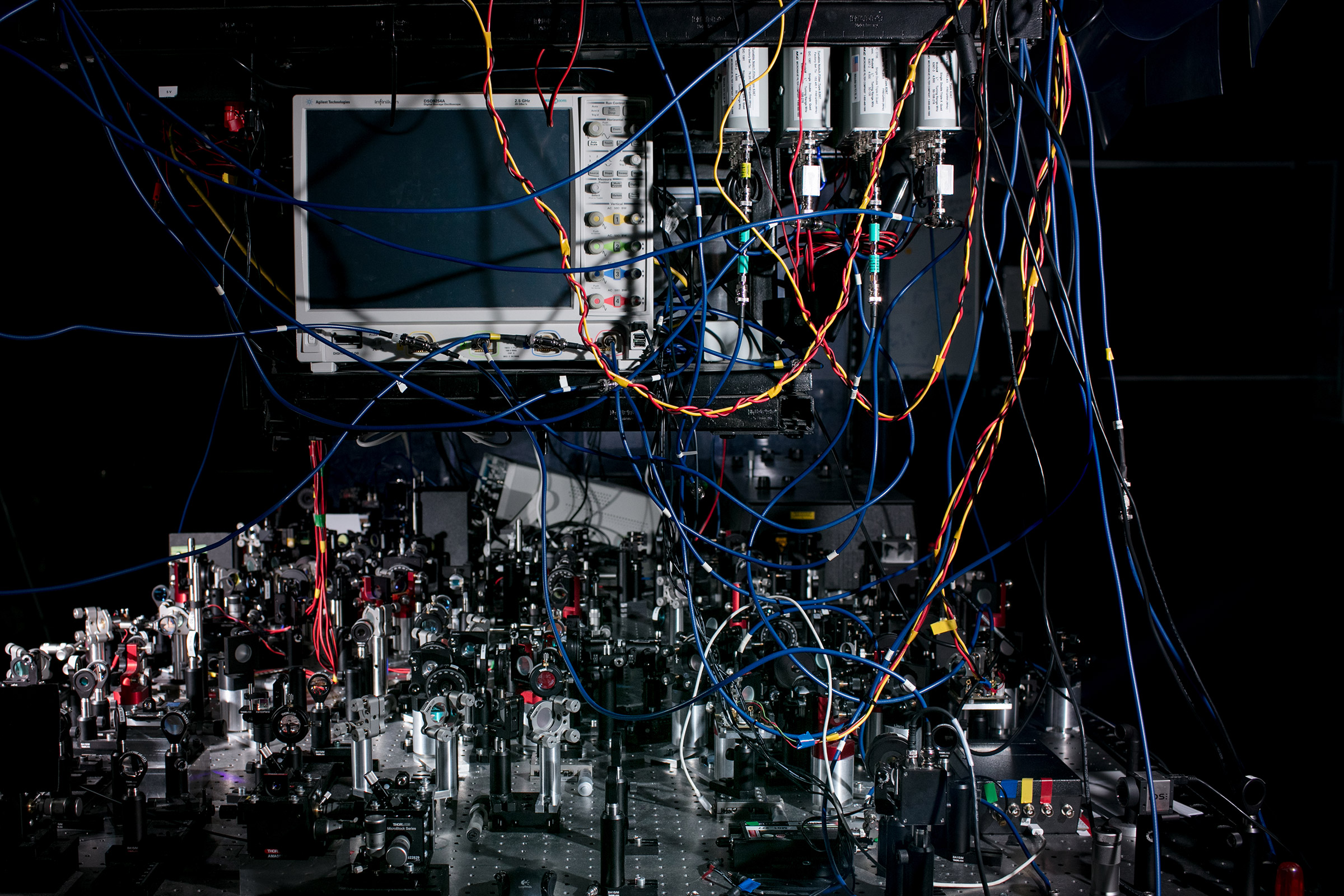 <p>При оптимистичном сценарии в 2018 году в центре может быть создан двухкубитный квантовый компьютер, считают в RQC</p>
