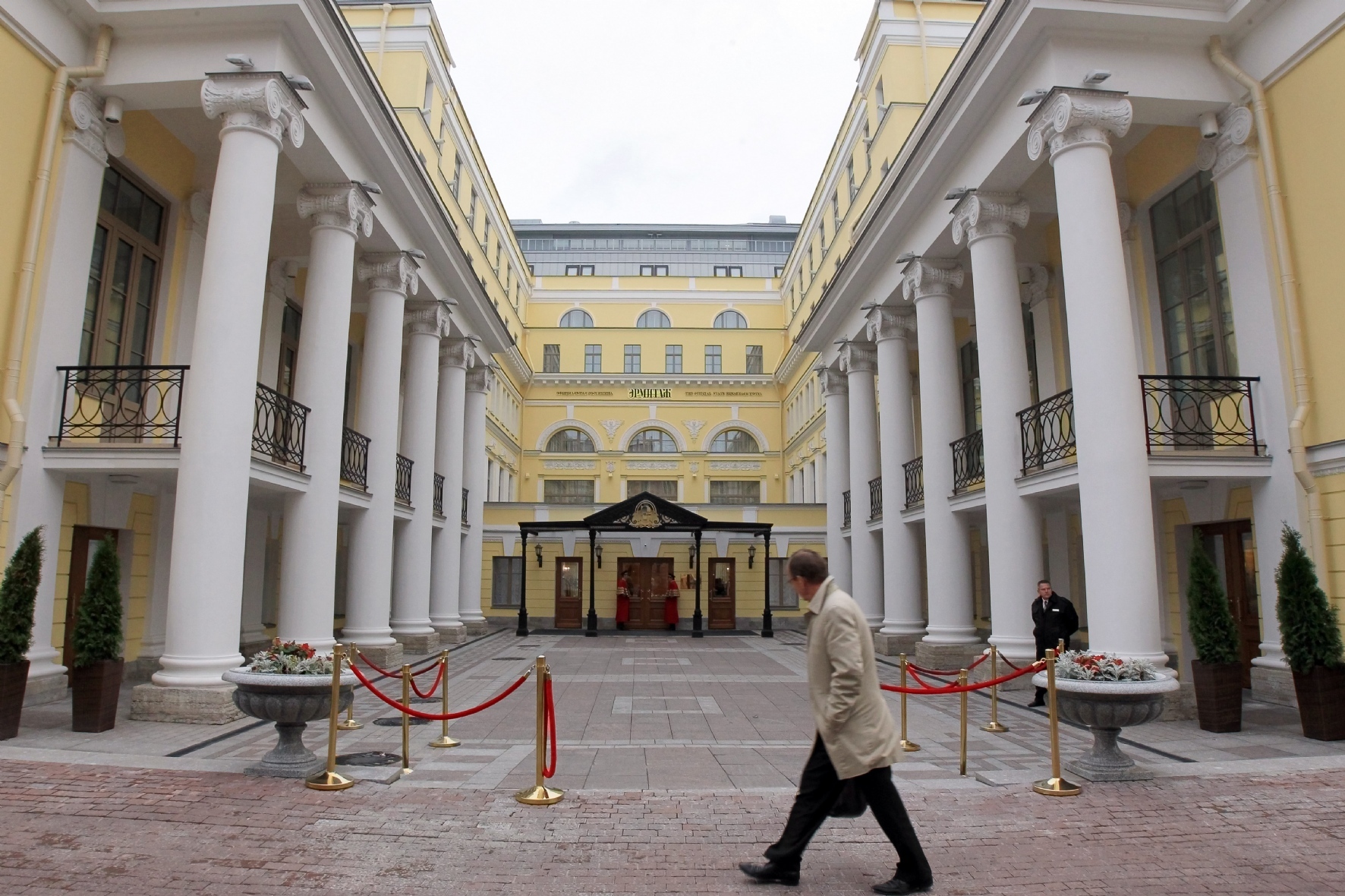 Петербургский отельер обвинил кредитора в рейдерстве — РБК