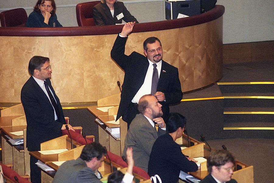 Борис Надеждин на заседании Госдумы, 2000 год