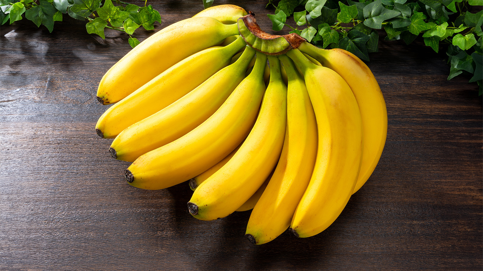 Правильные бананы должны быть желтыми, лимонно-желтыми и желто-зелеными
