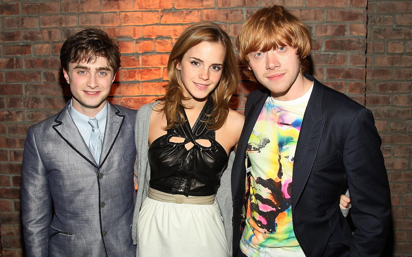 Вместо метлы — Lamborghini. Оцените автопарк актеров из «Гарри Поттера»