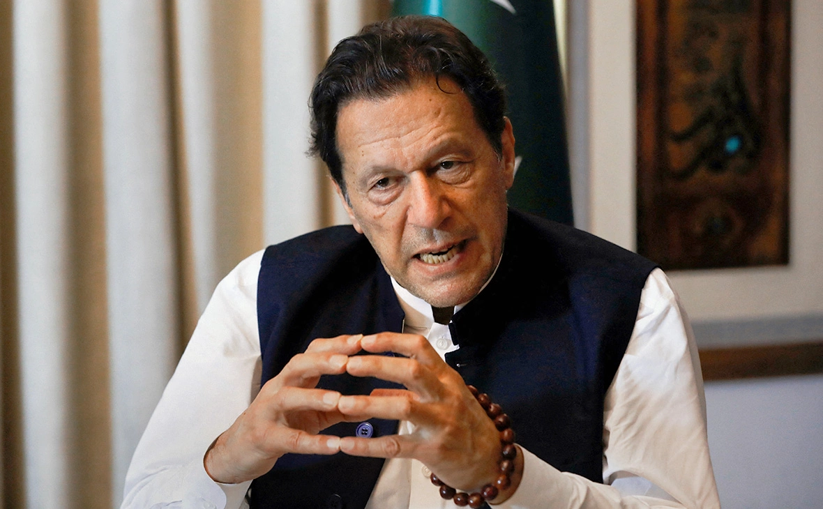 Akhtar Soomro / Reuters