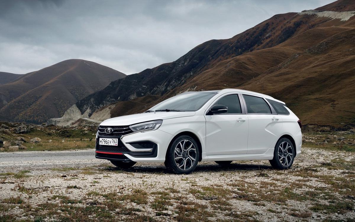 Много мата и первые перекупщики. Как мы «покупали» Lada Vesta