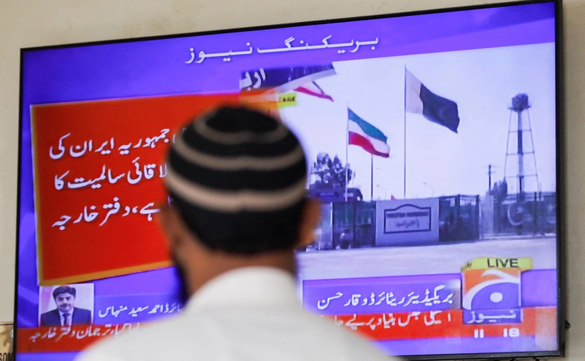 Akhtar Soomro / Reuters