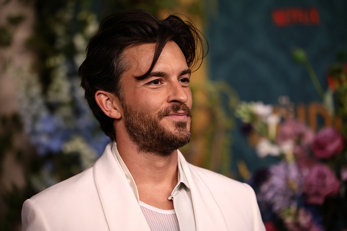 Джонатан Бейли