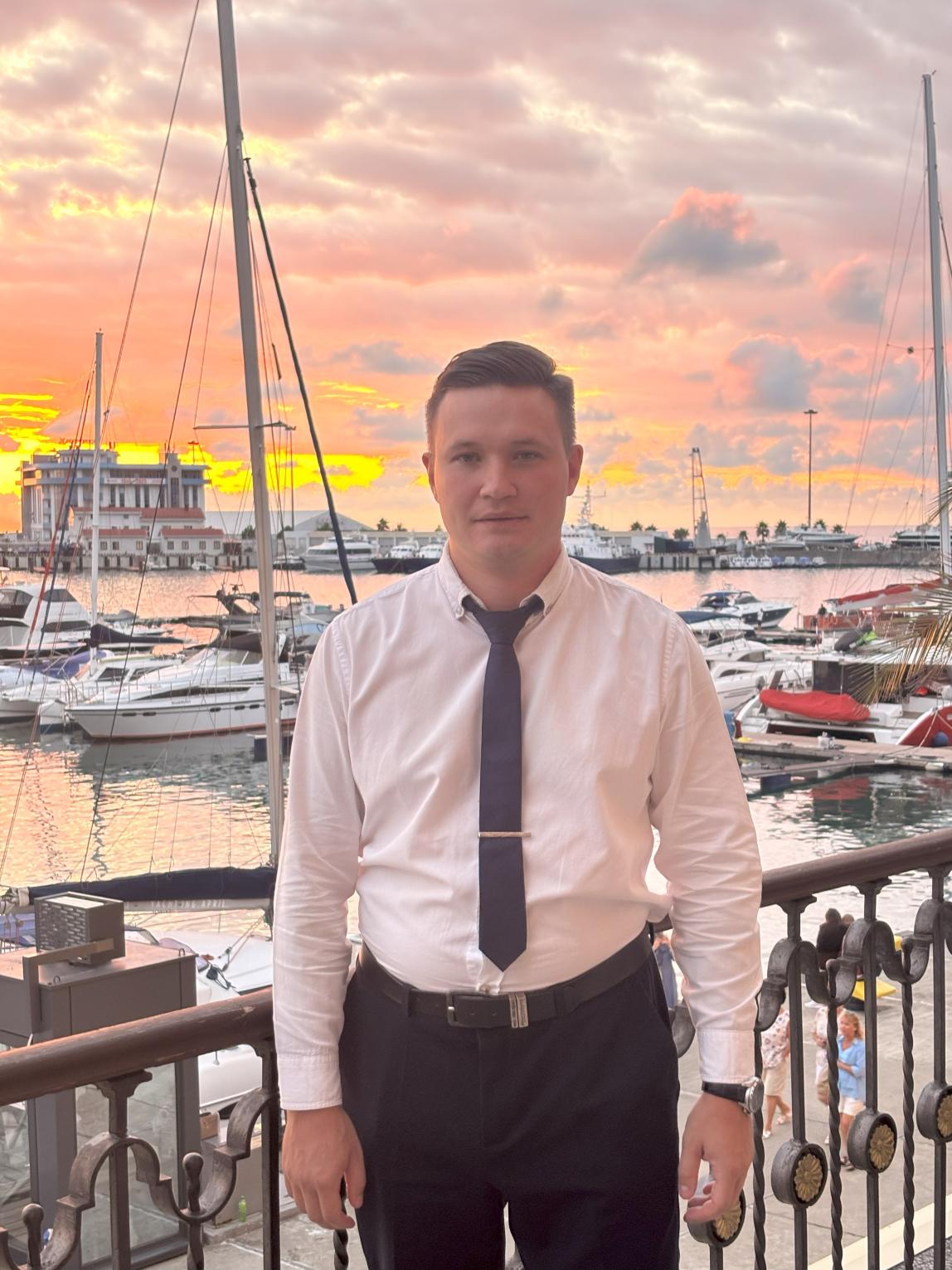 Станислав Никифоров, победитель в номинации &laquo;Лучший официант&raquo; (&laquo;Морской&raquo;, Сочи)