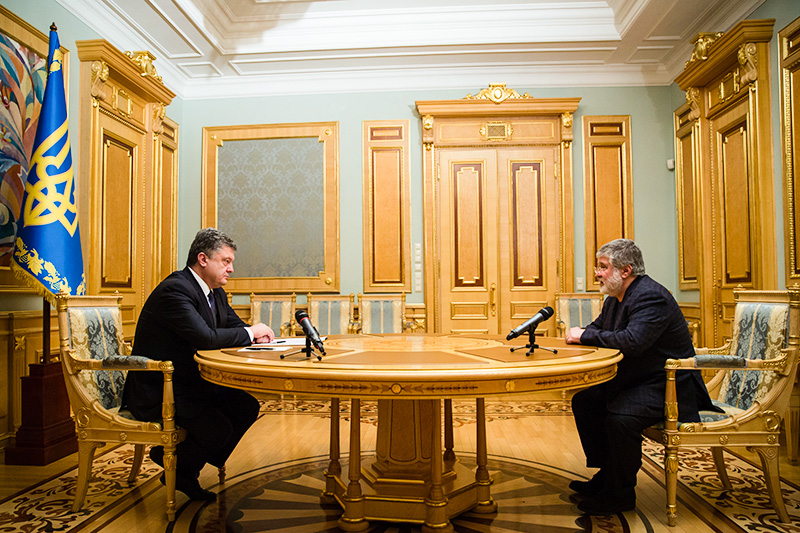 Встреча президента Украины Петра Порошенко и миллиардера Игоря Коломойского (слева направо) в Киеве