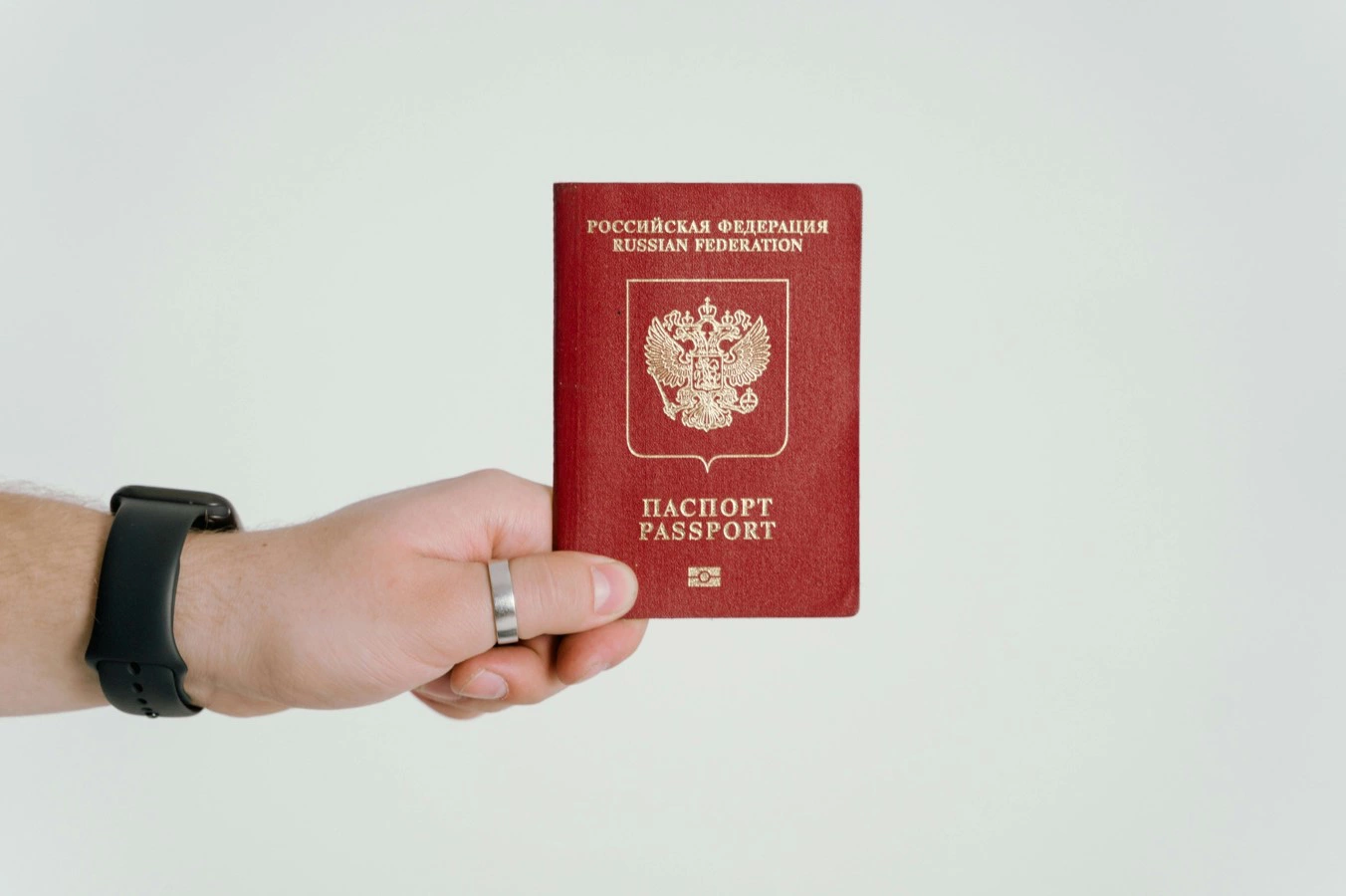 Что делать при утере загранпаспорта за пределами РФ?