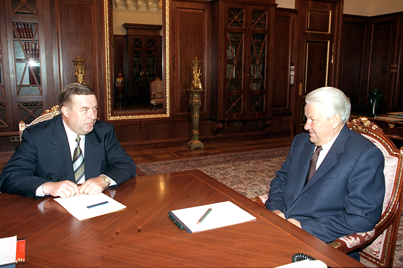 Встреча Селезнева с президентом Борисом Ельциным в Кремле в августе 1997 года. Селезнев тогда был членом КПРФ и занимал должность спикера Госдумы
