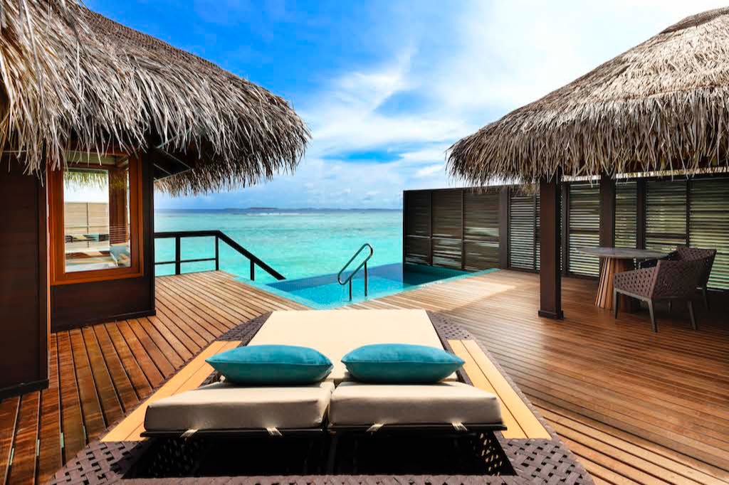 Водная вилла в&nbsp;Sheraton Maldives Full Moon Resort &amp; Spa
