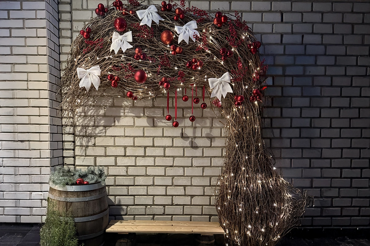 Как российские виноделы украсили свои елки