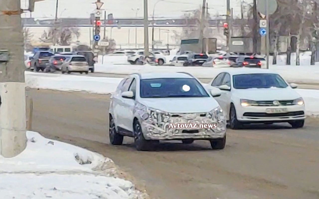 Фотошпионы засняли испытания Lada Vesta FL 2022