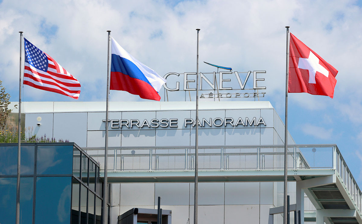 Самолет российской делегации час ждал очереди на посадку в Женеве