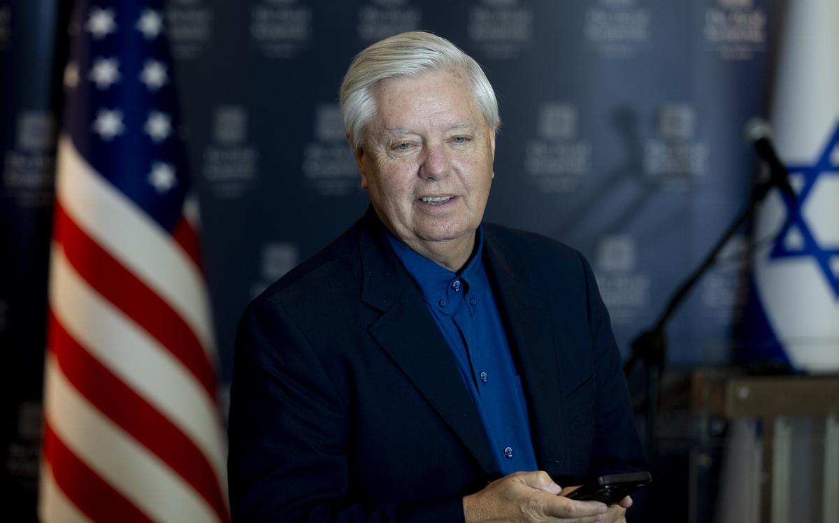 Грэм заявил о призыве Трампа продвинуть проект о санкциях против России