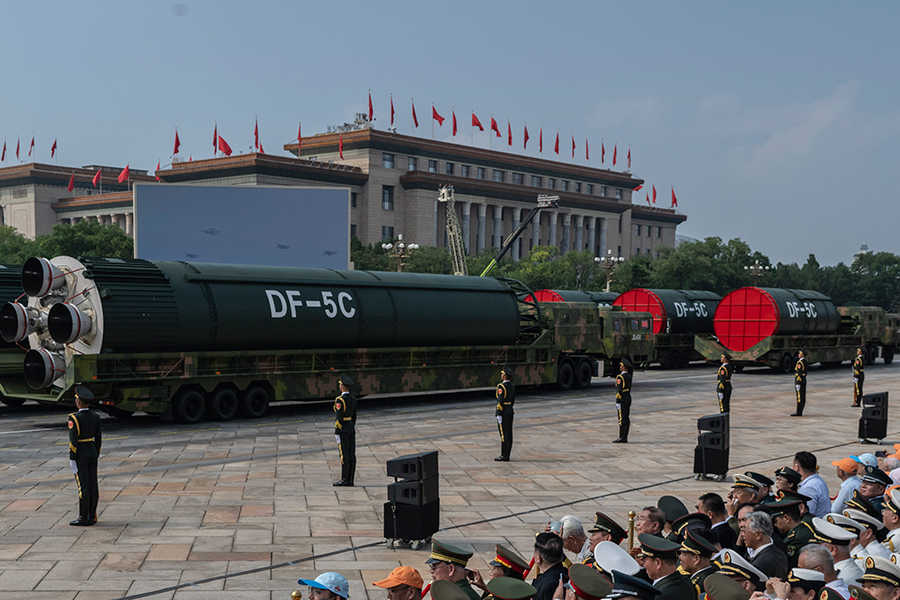 Тяжелая двухступенчатая ракета DF-5C может доставлять боеголовки мощностью до 4 Мт на расстояние до 20 тыс. км.