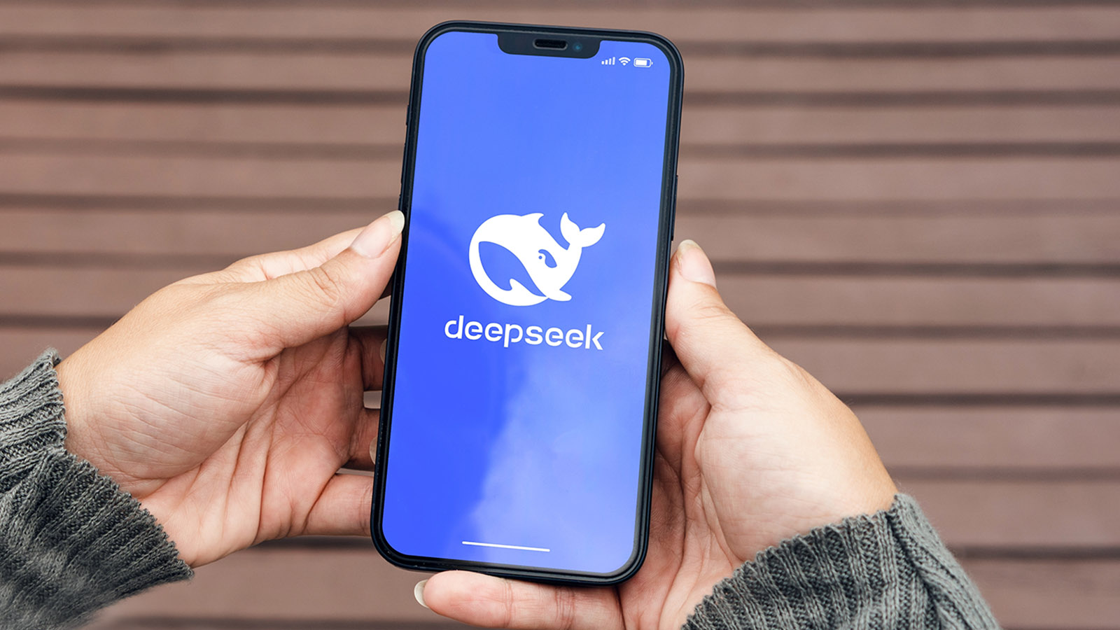 Топ-менеджера уволили за загрузку документов в DeepSeek