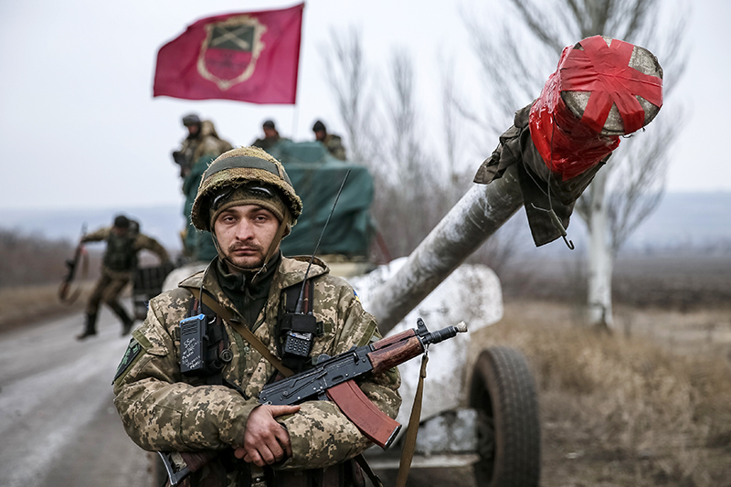 Отвод украинской артиллерии в районе Парасковиевки Донецкой области.