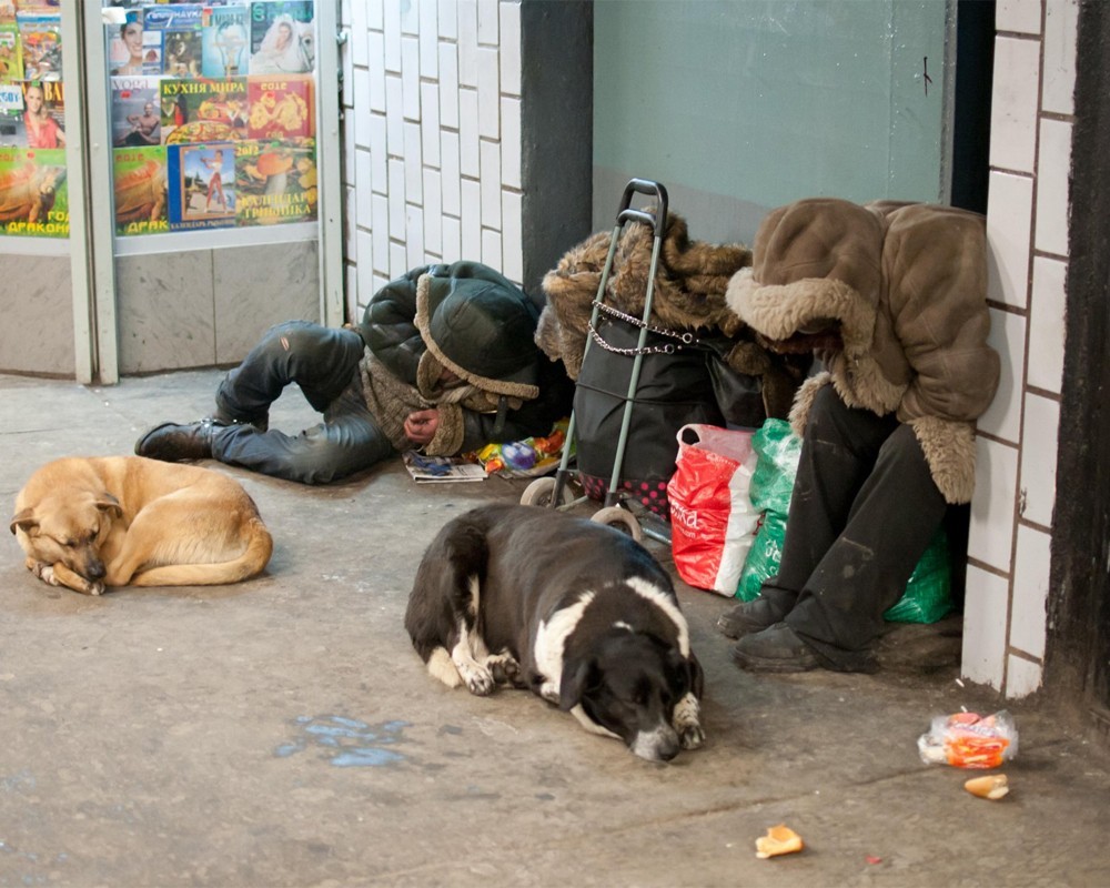 Бомж новости. Бездомные женщины в Москве.
