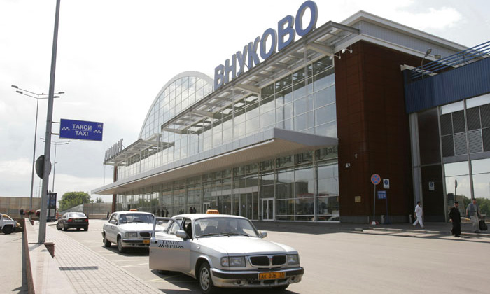 На территории аэропорта Внуково изменена схема движения транспорта