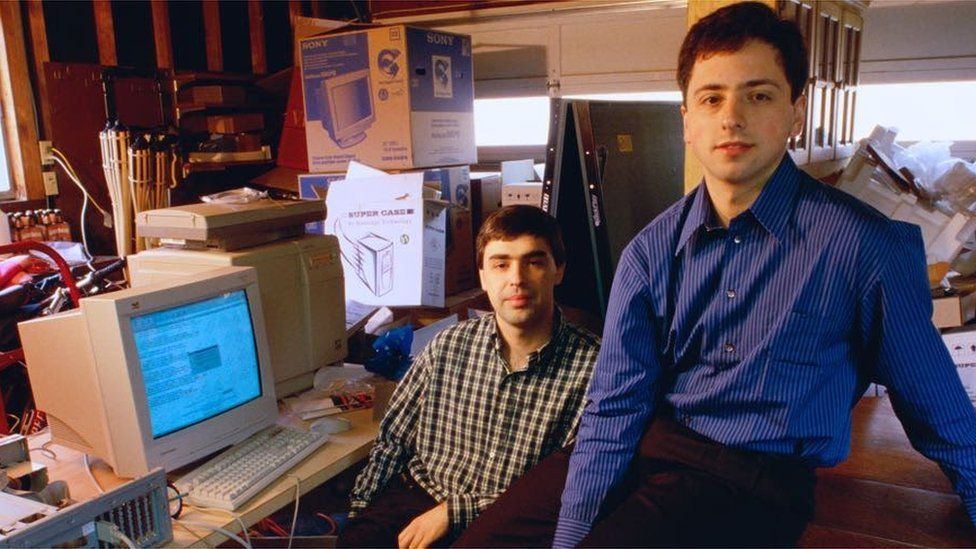 Первый офис компании Google.&nbsp;Слева направо: Ларри Пейдж, Сергей Брин