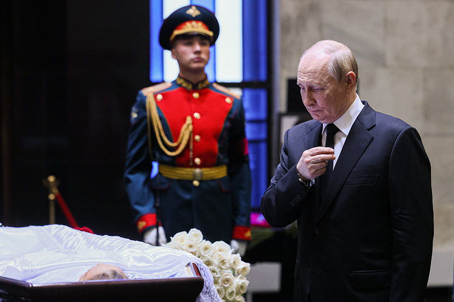 Владимир Путин на церемонии прощания с Председателем Верховного Суда Ириной Подносовой, 24 июля 2025 года