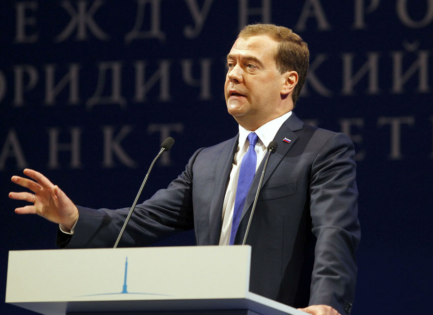 Д.Медведев: Ключевая задача "ЕР" в сдерживание роста тарифов ЖКХ
