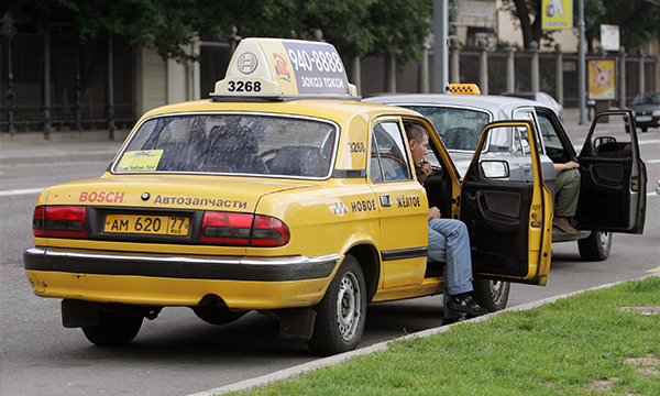 Водителям с судимостью хотят запретить работать в такси