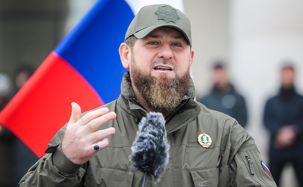 Кадыров заявил, что родным погибших на Украине военных выплатят от ₽2 млн"/>













