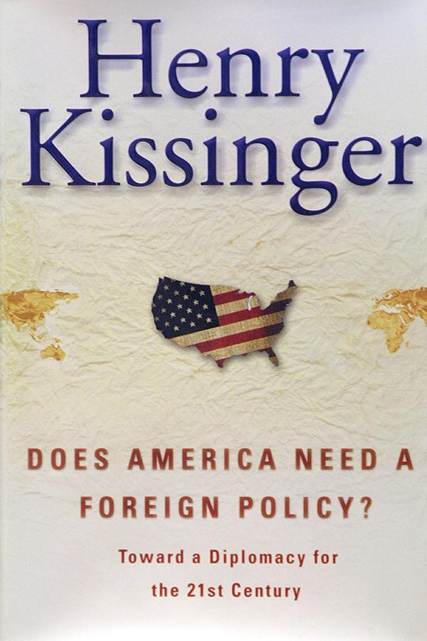 Обложка одной из книг&nbsp;Генри Киссинджера &laquo;Нужна&nbsp;ли Америке внешняя политика? К дипломатии XXI века&raquo;