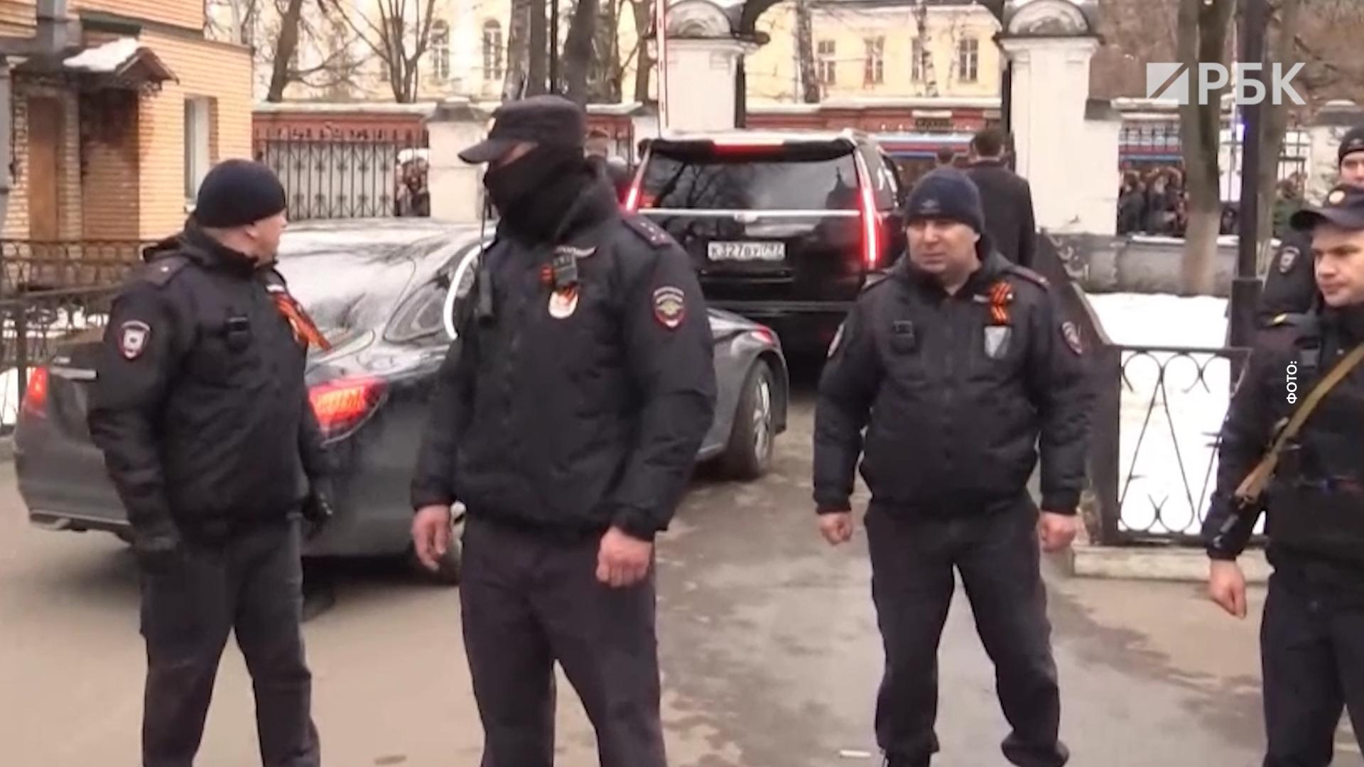 На прощании с рэпером Пашей Техником задержаны 5 человек