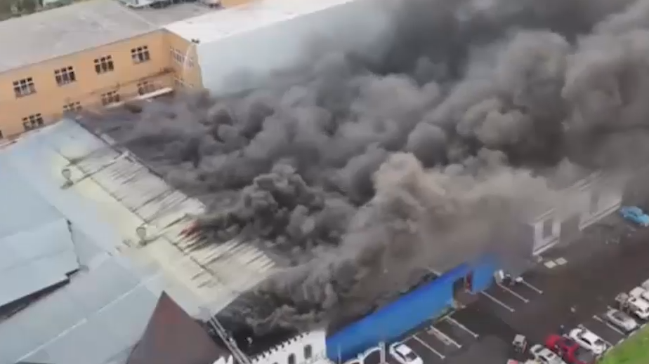 В Пушкино на производстве автомобильных масел начался крупный пожар