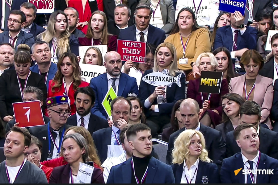 Фото: Трансляция прямой линии с президентом России Владимиром Путиным