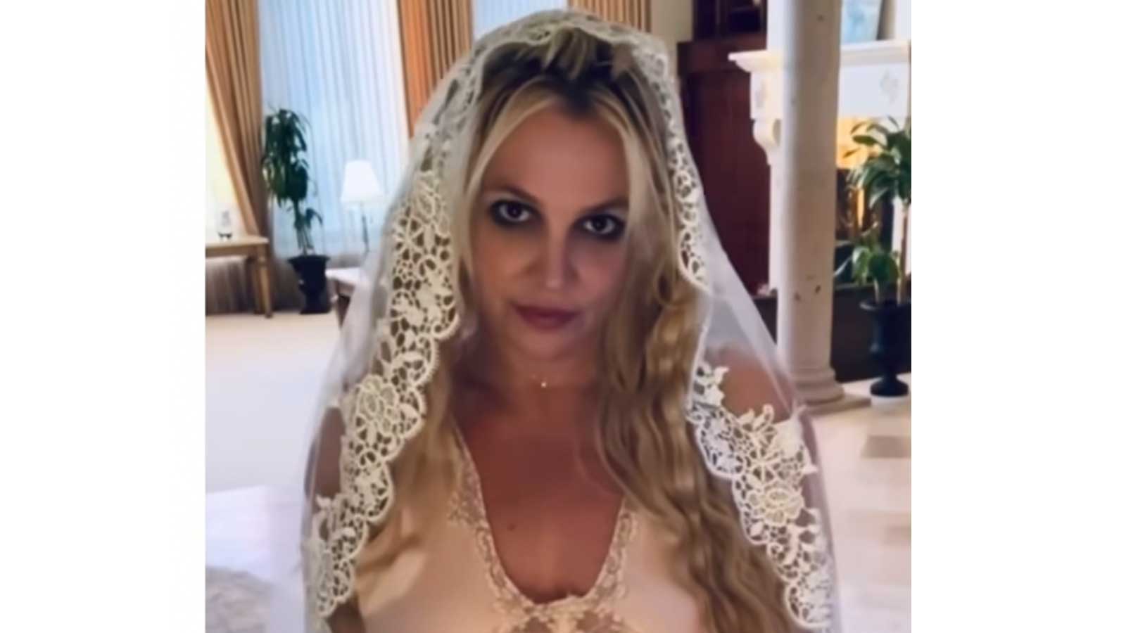 Бэтмен мен Харли Куинннің жыныстық қатынасқа түсуі туралы фанфик.