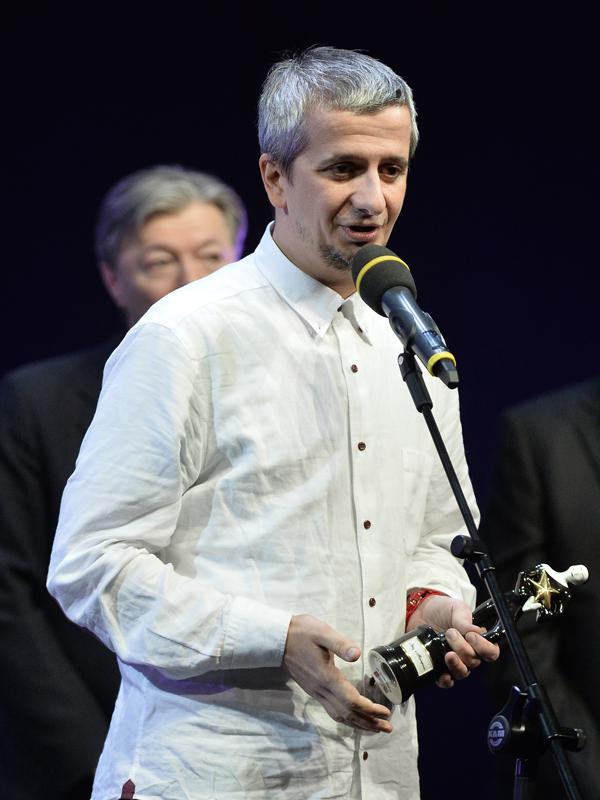 Константин Богомолов, получивший награду в номинации &laquo;Лучший спектакль&raquo;, на церемонии награждения лауреатов Международной независимой VIII Премии зрительских симпатий &laquo;Звезда Театрала&raquo; в Государственном академическом театре имени Е.&nbsp;Вахтангова в Москве, 2015 год