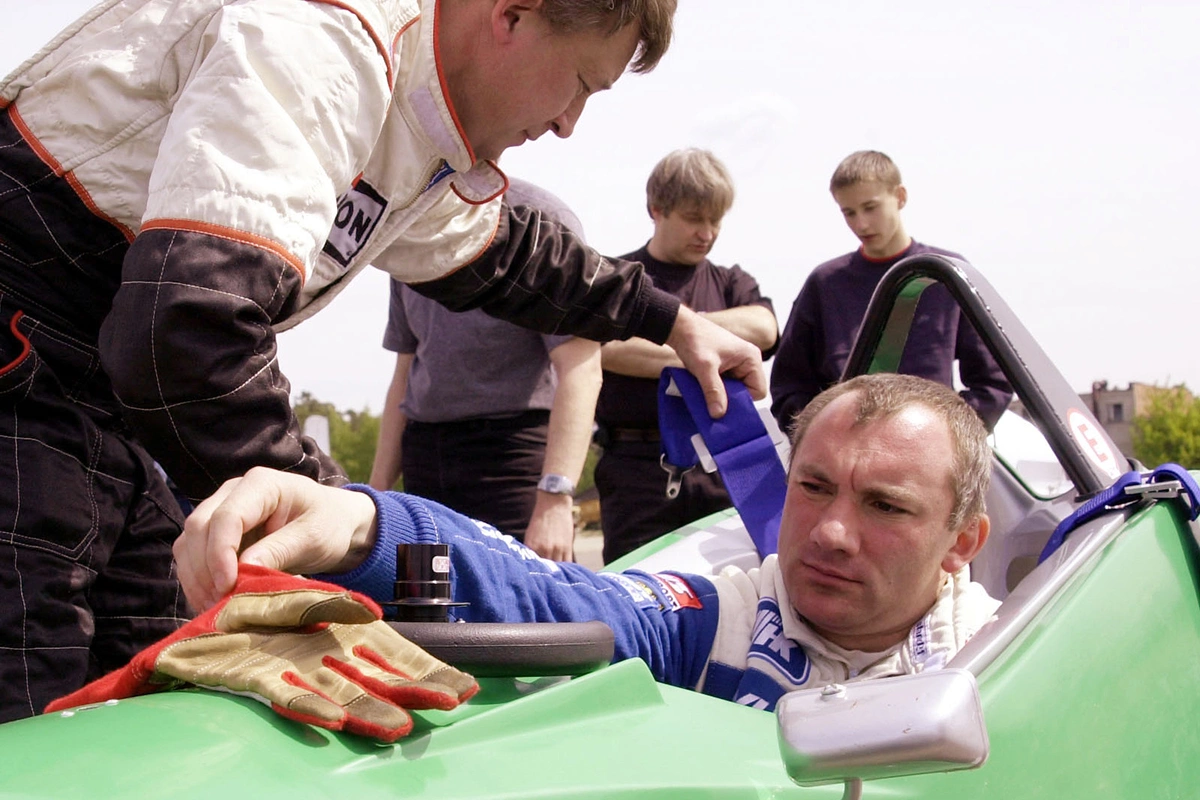 Мастер спорта по автогонкам Николай Фоменко, 2002 год