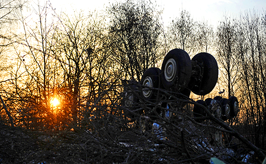 Обломки Ту-154, самолета президента Польши, потерпевшего крушение под Смоленском в апреле 2010 года