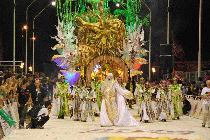 Завершился самый длинный карнавал мира