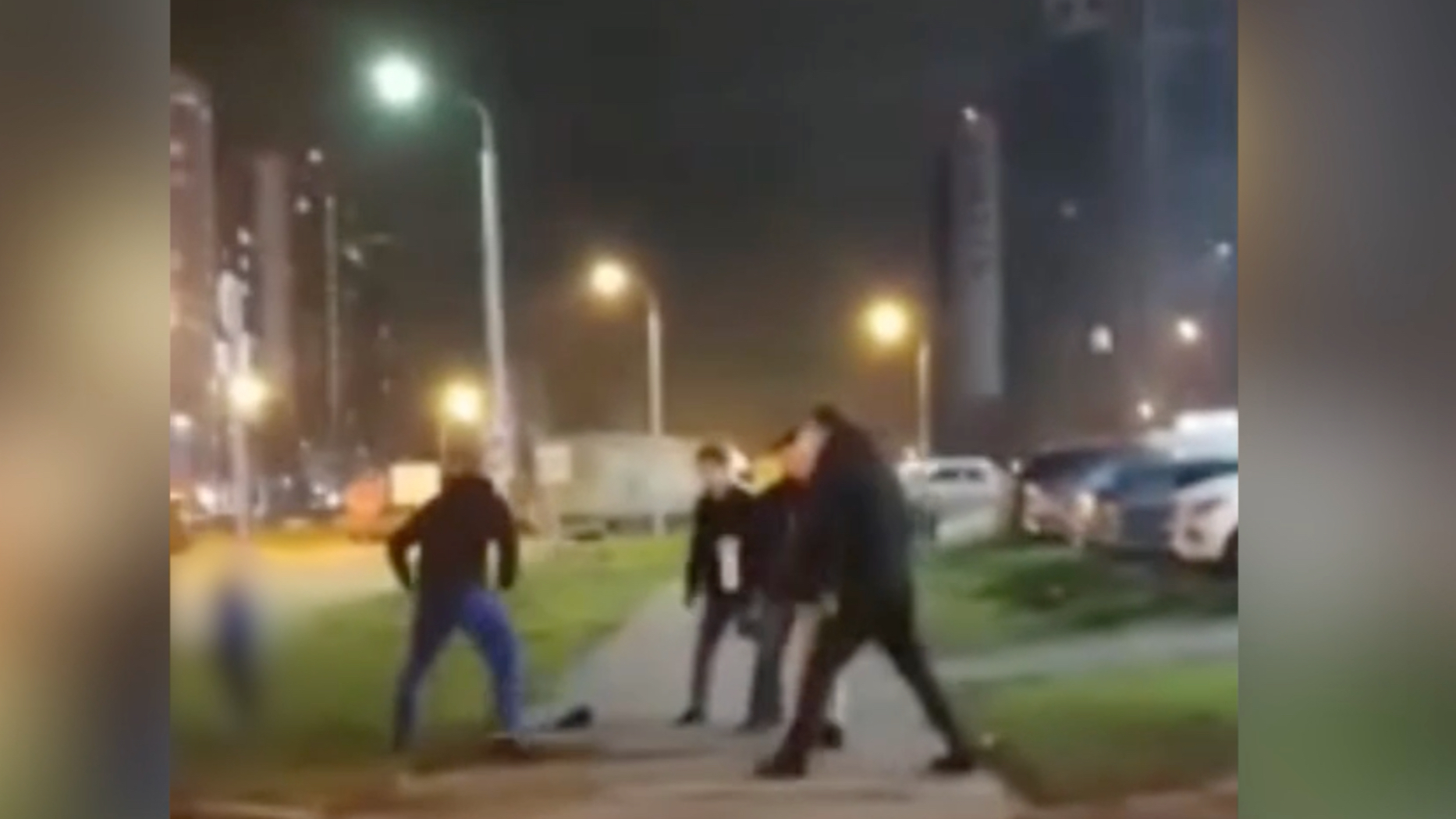 Нападение иностранный. Кавказцы напали на мужчину с ребенком. Нападении на мужчину в новой Москве.