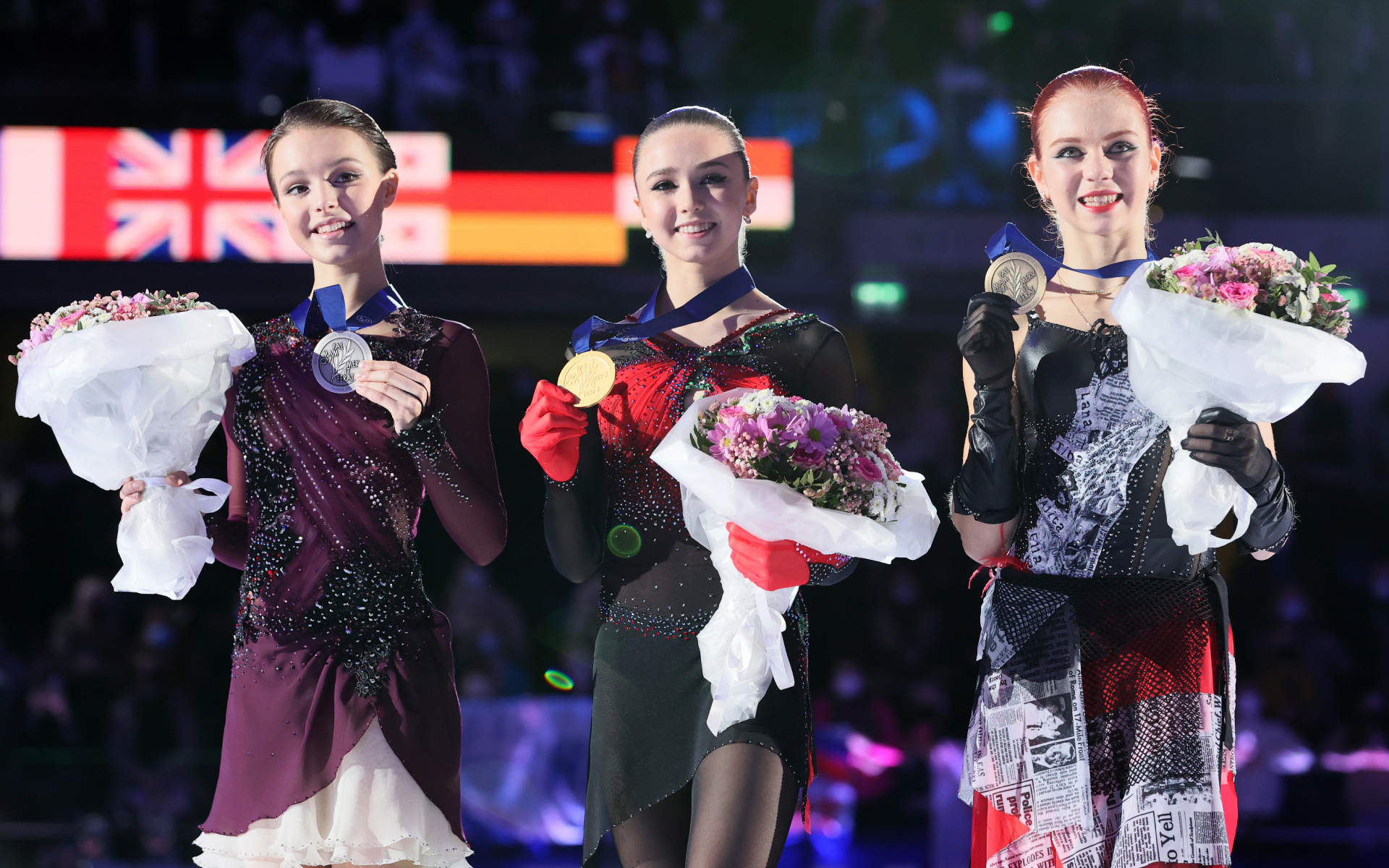 Анна Щербакова, Камила Валиева и Александра Трусова (слева направо)