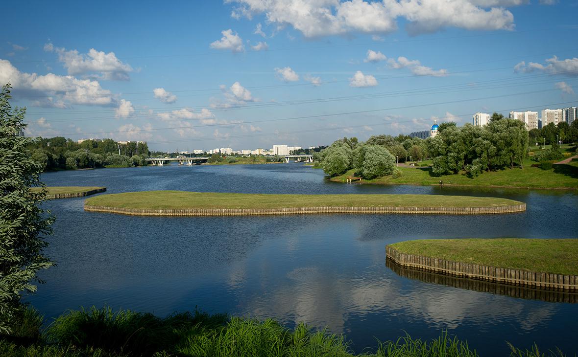 Вид на Борисовские пруды в Москве