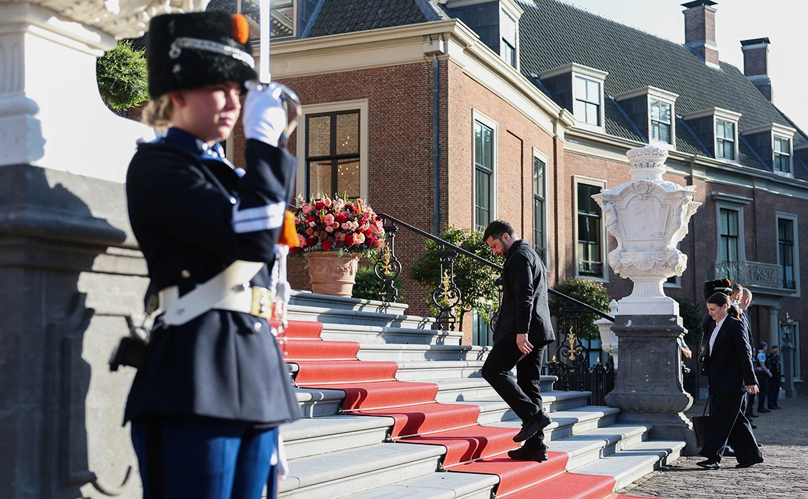 Toby Melville / Reuters