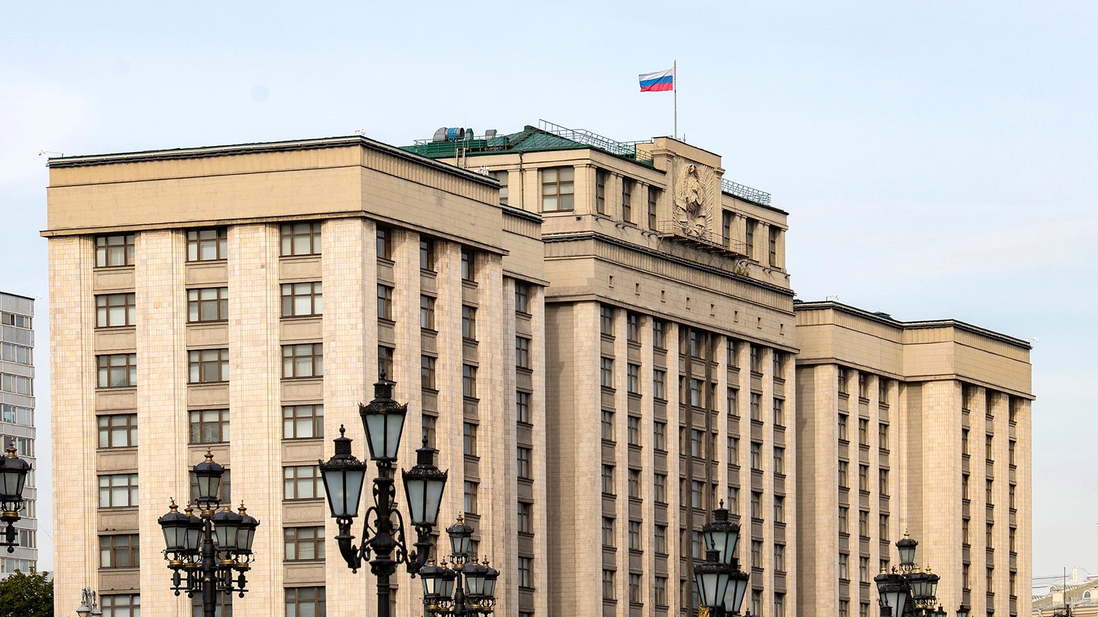 Госдума приняла закон об увеличении штрафов за навязывание допуслуг