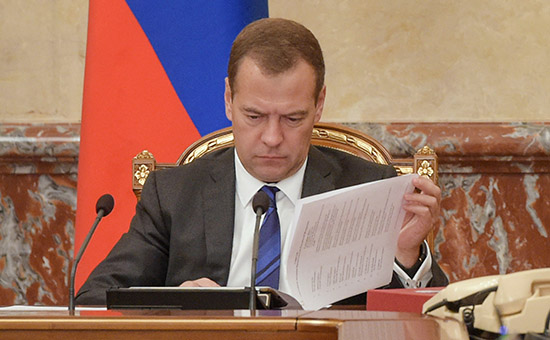 Премьер-министр РФ Дмитрий Медведев во время заседания правительства РФ в Доме правительства РФ