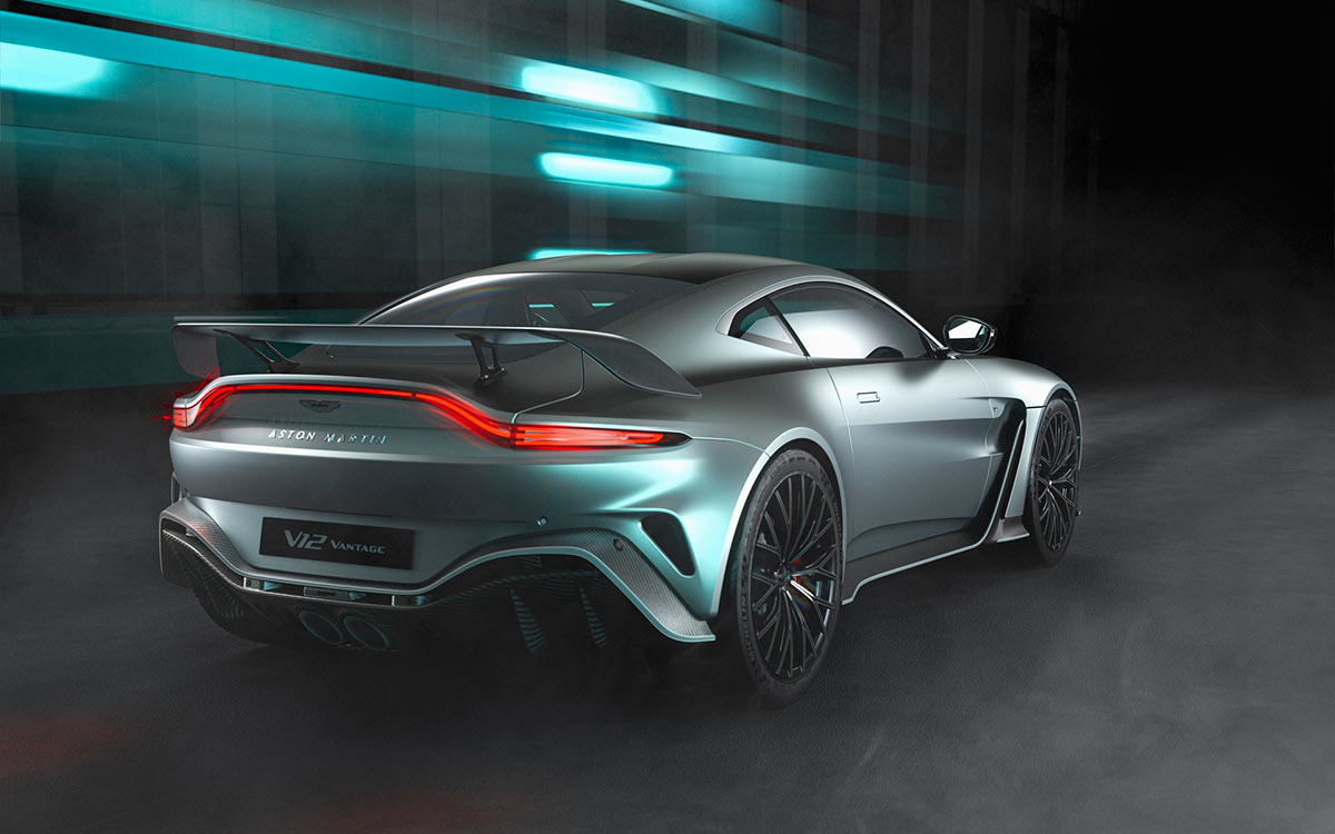 Aston Martin представил 700-сильный суперкар V12 Vantage
