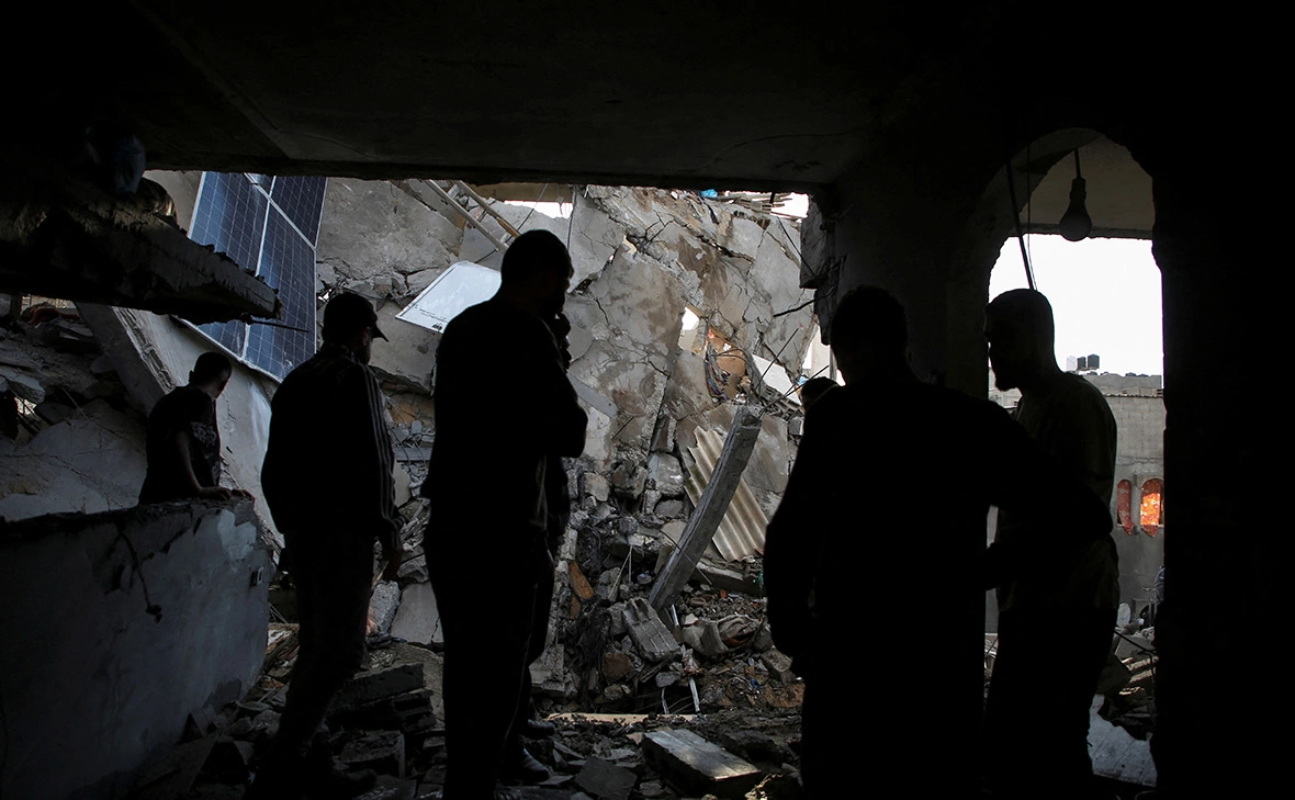 Hatem Khaled / Reuters