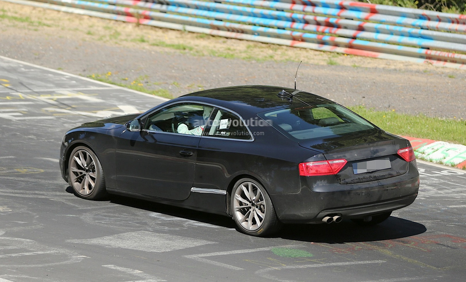 Новая Audi A5 Coupe замечена на тестах 