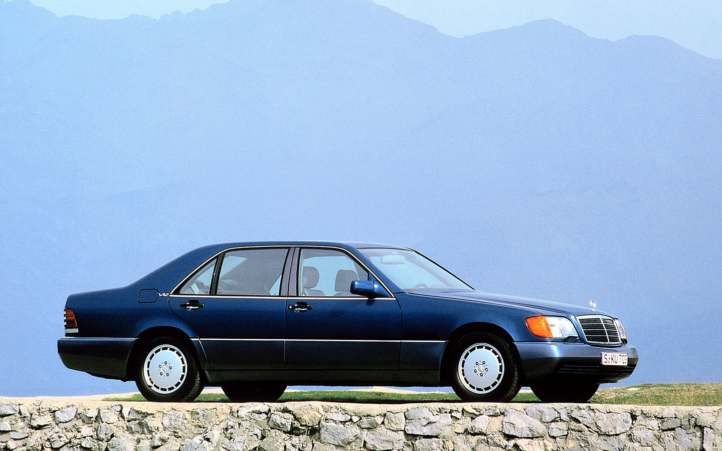 Mercedes-Benz 600 SEL, выпускавшийся с 1991 по 1994 год