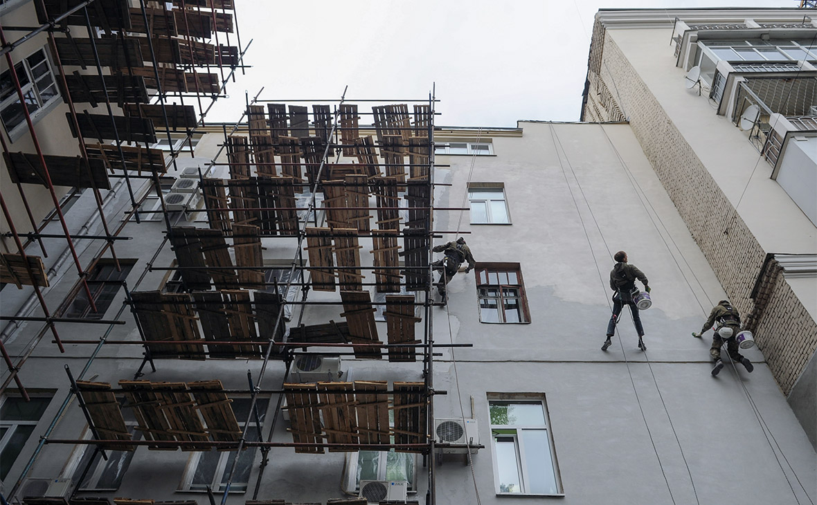 Фасадные работы в рамках капитального ремонта жилых домов в Москве