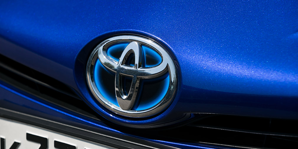 Школа экономии: Toyota Prius против дизельного VW Passat
